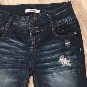 ✨ refuge distressed skinny jeans ✨